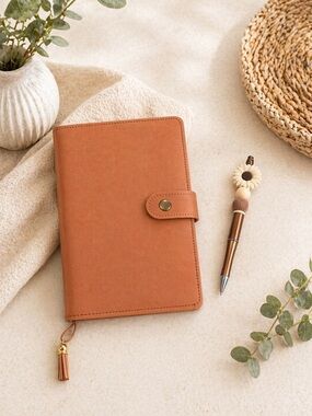 Adorable handmade daisy flower pen with faux, leather Tan Snap Notebook Journal